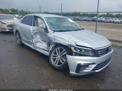 1VWAT7A31GC****** 2016 Volkswagen Passat
