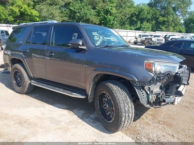 JTEZU5JR6H5****** 2017 Toyota 4Runner
