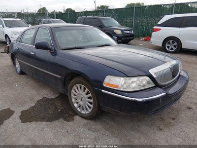 1LNHM83W94Y****** 2004 Lincoln Town Car