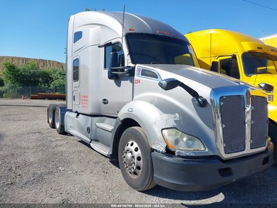 1XKYDP9X7KJ****** 2019 Kenworth T680