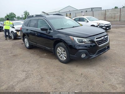 4S4BSADC3J3****** 2018 Subaru Outback