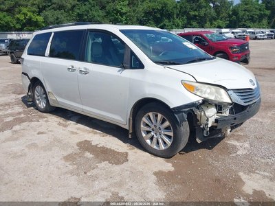 5TDDK3DC2CS****** 2012 Toyota Sienna
