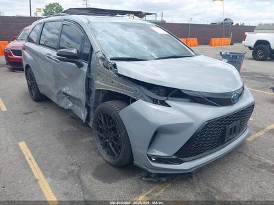 2025 Toyota Sienna Hybrid