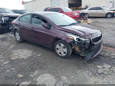 3KPFK4A7XJE****** 2018 Kia Forte