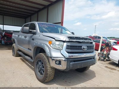 5TFDW5F1XFX****** 2015 Toyota Tundra