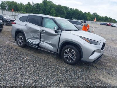 5TDKDRAH8PS****** 2023 Toyota Highlander
