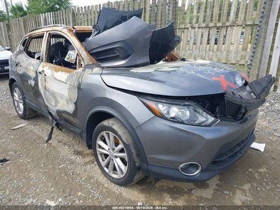 JN1BJ1CR5JW****** 2018 Nissan Rogue Sport
