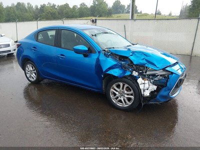 3MYDLBYV5HY****** 2017 Toyota Yaris