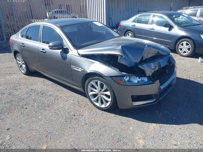 SAJBD4FX6JC****** 2018 Jaguar XF