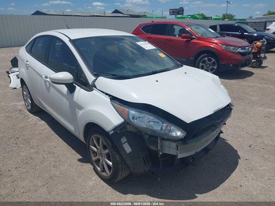 3FADP4BJ8KM****** Salvamento y Destrozados 2019 Ford Fiesta en Dallas