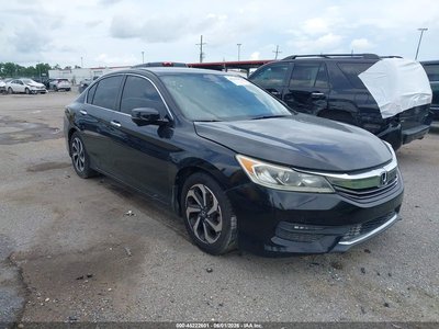 1HGCR2F70HA****** 2017 Honda Accord