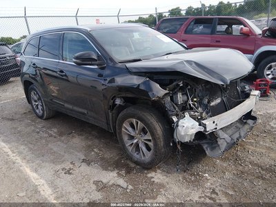 5TDJKRFHXFS****** 2015 Toyota Highlander