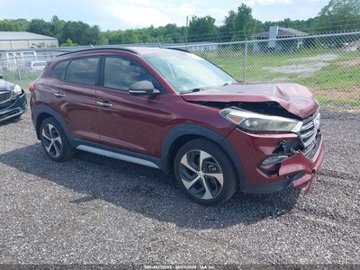 KM8J33A2XHU****** 2017 Hyundai Tucson