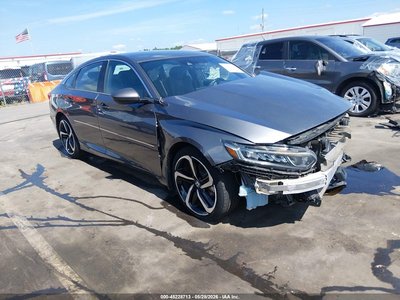 1HGCV1F33JA****** 2018 Honda Accord
