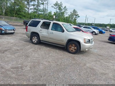 1GNSCBE09DR****** 2013 Chevrolet Tahoe