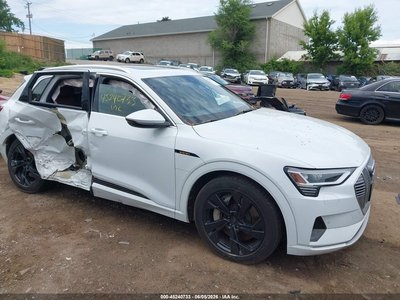WA1AAAGE1MB****** 2021 Audi E-tron