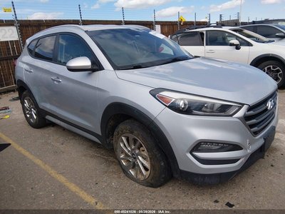 KM8J3CA42JU****** 2018 Hyundai Tucson