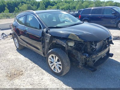 JN1BJ1CR3JW****** 2018 Nissan Qashqai
