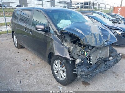 KNDMB5C1XH6****** 2017 Kia Sedona