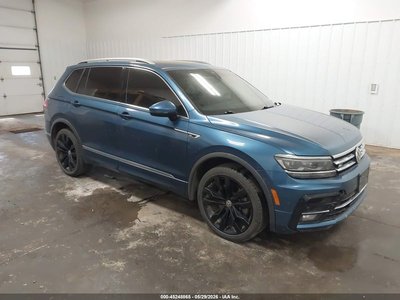 3VV4B7AX3LM****** 2020 Volkswagen Tiguan