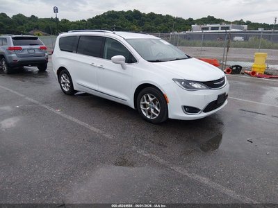 2C4RC1BG3JR****** 2018 Chrysler Pacifica