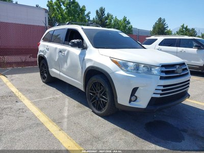 5TDKZRFH3JS****** 2018 Toyota Highlander