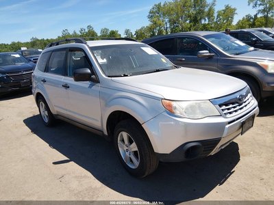 JF2SHBBC4BH****** 2011 Subaru Forester