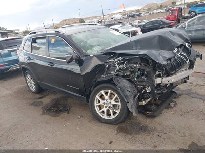 1C4PJLCB4HD****** 2017 Jeep Cherokee