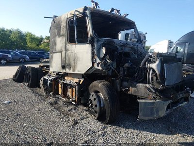4V4WC9EH8TN****** 2026 Volvo VNR