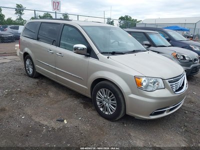 2016 Chrysler Town & Country
