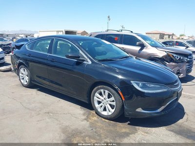 1C3CCCAB7FN****** 2015 Chrysler 200