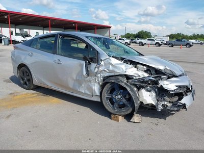 JTDKARFUXG3****** 2016 Toyota Prius