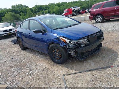 3KPFK4A7XHE****** 2017 Kia Forte