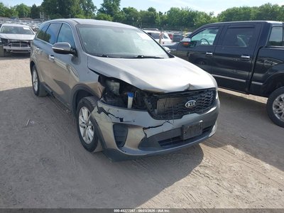 5XYPGDA32KG****** 2019 Kia Sorento