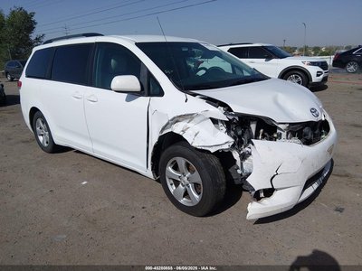 5TDKK3DC9CS****** 2012 Toyota Sienna