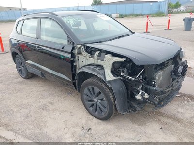 3VVCX7B28NM****** 2022 Volkswagen Taos
