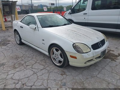 WDBKK47F4YF****** 2000 Mercedes-Benz SLK-Class