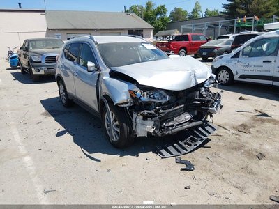 KNMAT2MV6JP****** 2018 Nissan Rogue