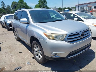 5TDZA3EH8CS****** 2012 Toyota Highlander