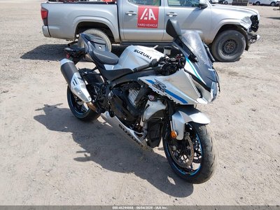 2025 Suzuki GSX-R1000