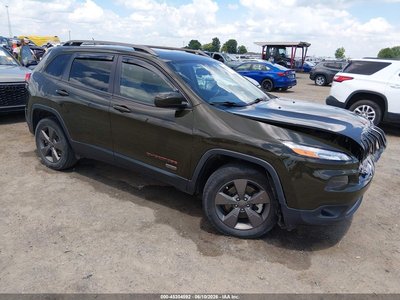 1C4PJMCB2GW****** 2016 Jeep Cherokee