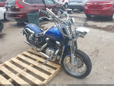 JH2RC4468YM****** 2000 Honda Vt750