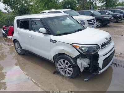 KNDJP3A51J7****** 2018 Kia Soul