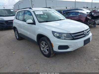 WVGBV7AX6HK****** 2017 Volkswagen Tiguan