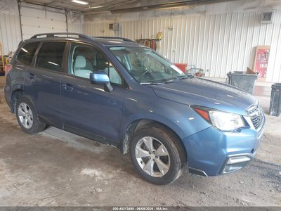 JF2SJAEC8JH****** 2018 Subaru Forester