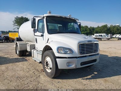 1FVACXAK34H****** 2004 Freightliner M2