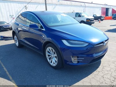 5YJXCDE20JF****** 2018 Tesla Model X