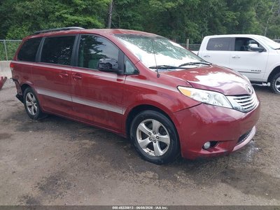 5TDKK3DCXDS****** 2013 Toyota Sienna