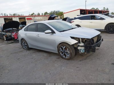3KPF24AD1ME****** 2021 Kia Forte