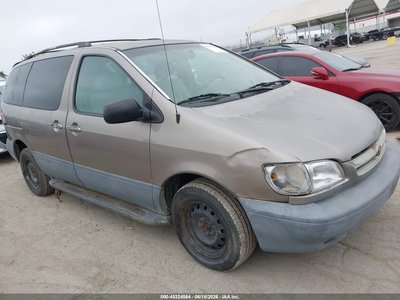 4T3ZF13C1WU****** 1998 Toyota Sienna